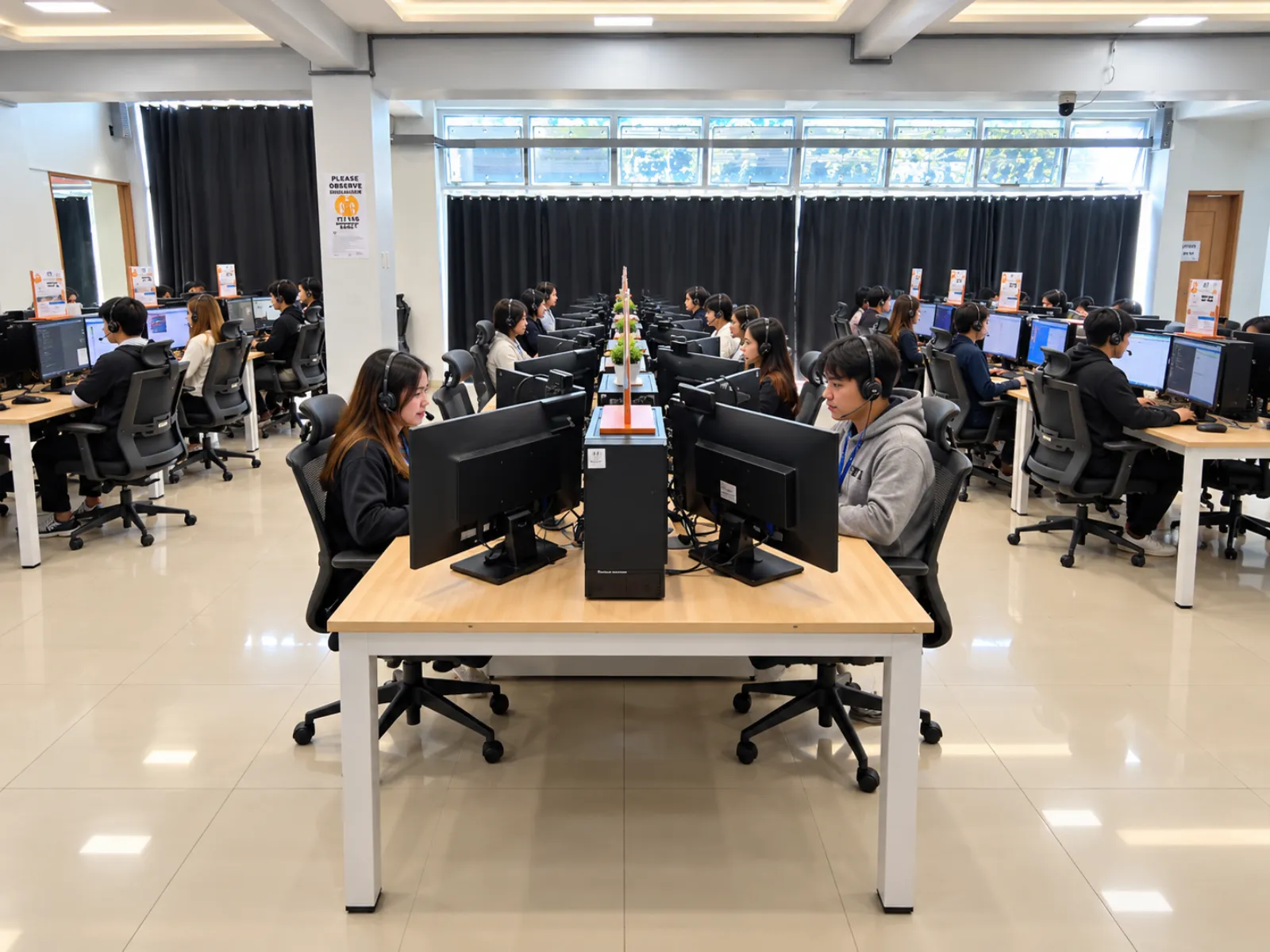 Brandlink Philippines 明亮的开放式运营区